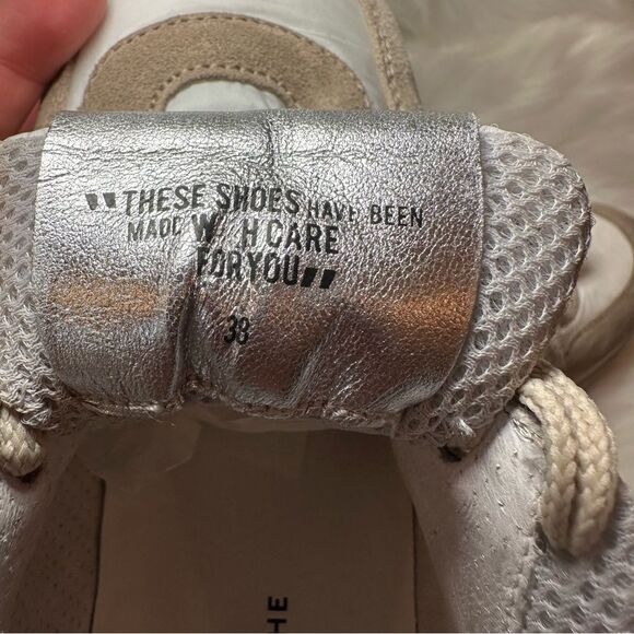 Voile Blanche Sneakers - Picture 8 of 13